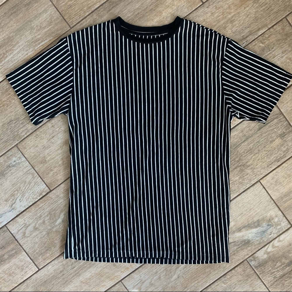 Original Use vertical stripe tee GUC